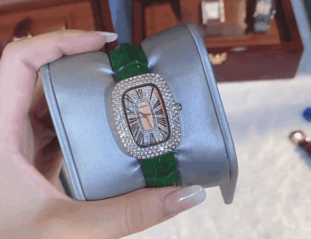 1637809202635296.gif 1.gif