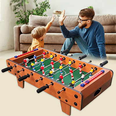 لعبة طاولة كرة القدم بين الوالدين والطفل التفاعلية