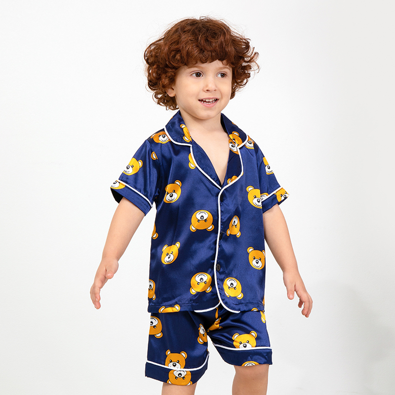 طقم لباس النوم الحرير بقميص ذو كم قصير للأطفال