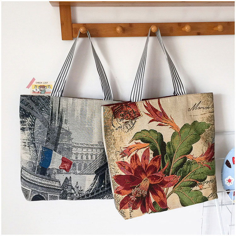 حقيبة كتف قماشية بطبعة الزهور