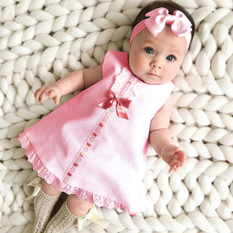 فستان دانتيل مزين بفيونكة للفتيات