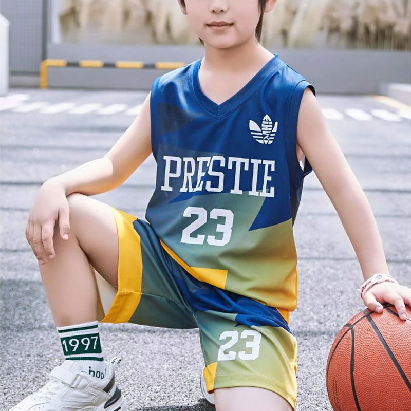 لباس رياضي سريع الجفاف للأولاد