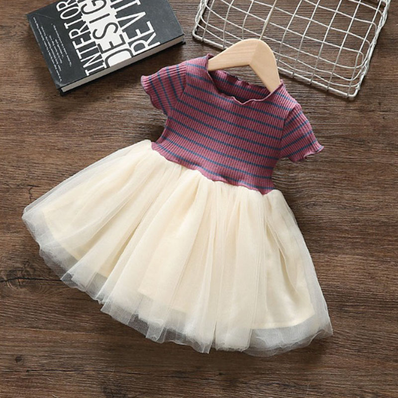 فستان بتصميم خياطة التول للفتيات